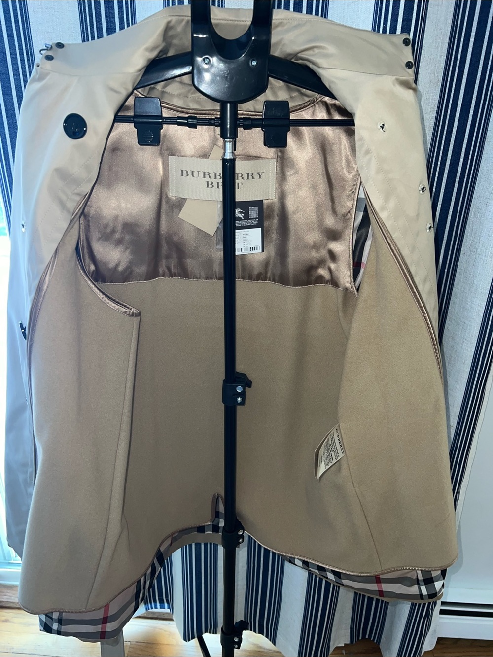 BURBERRY BRIT Double Breasted Satin Finish Trench Coat with Black Buttons.  NWT - Picture 2 of 6